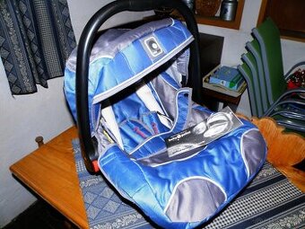 Autosedačka a další doplňky