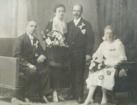 Pěkná 100 let stará svatební fotografie pro sběratele secese