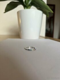 stříbrný prsten s barevnými kamínky - 1