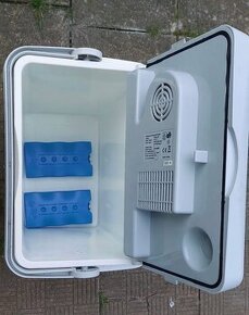 Autochladnička (Electronic Warmer/cooler)