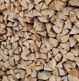 Palivové dřevo štípané suché