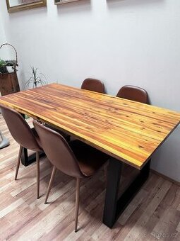 Designový stůl