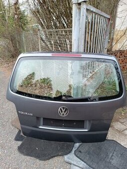 VW Touran -páté dveře, viko kufru