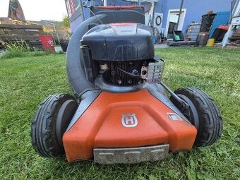 Sekacka Husqvarna záběr 48cm s pojezdem.