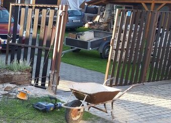 Vrata trojkřídlá REZERVACE DO SOBOTY 31.5.2025