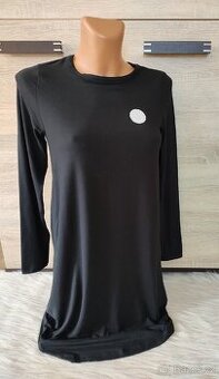 Černé šaty XS spíše S/M