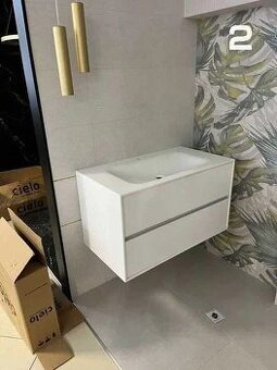 Koupelnový nábytek z akrylového kamene. Skříňka, penál, zrca