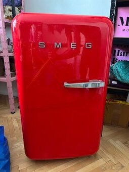SMEG FAB10 lednice - červená - top stav