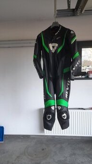 Revit jednodílná kombinéza jak nová