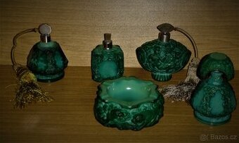 MALACHIT - JADE, ZELENÉ SKLO, 5 KUSŮ JAKO CELEK...