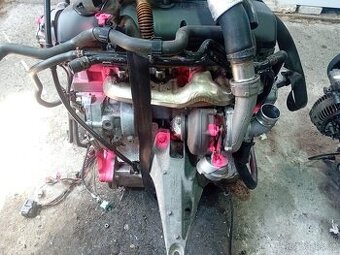 Motor 2,5 tdi 96kw TYP AXD Transporter T5 - 1
