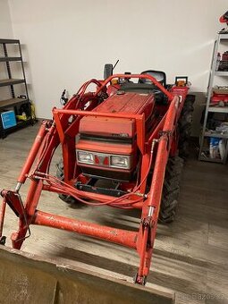 Malotraktor Yanmar 235 čelní nakladač