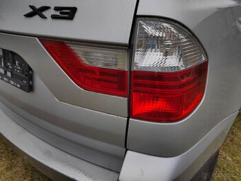 BMW X3, E83, zadní světlo+trojuhelník