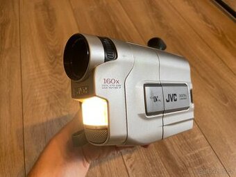 MiniDV kamera JVC GR-DVF1E