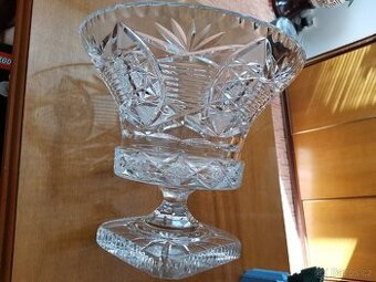 Broušená mísa (váza)