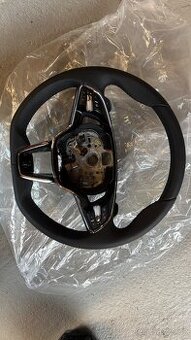 Tříramenny vyhřívaný sportovní volant