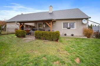 Prodej, rodinný dům, Uhersko - 1