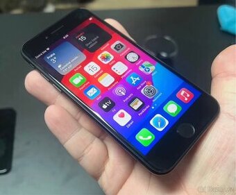 IPhone SE 2020 94% baterie