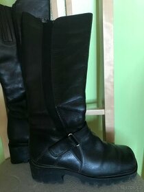 Dámské kožené kozačky Baťa