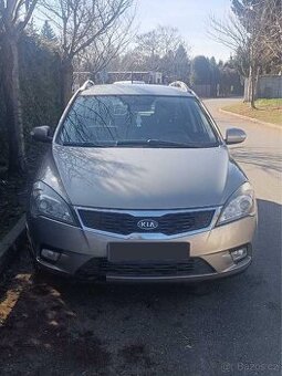 Kia Ceed 2010, 1.6 benzin