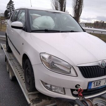 nd z škoda fabia 2 1.6tdi cay bílá modrá stříbrná