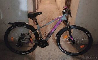 Prodám téměř nové dámské kolo Rock Machine 27x16.0
