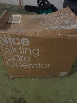 Nice Stiding Gate Operator
