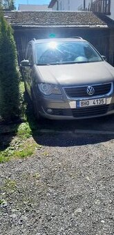 VW Touran s benzinovým motorem 1.4 TSI