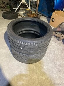 Prodám letní pneu 285/35r22