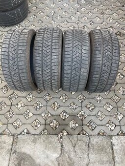 Zimní pneu 225/40/18