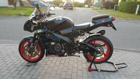 Aprilia Tuono 1000r
