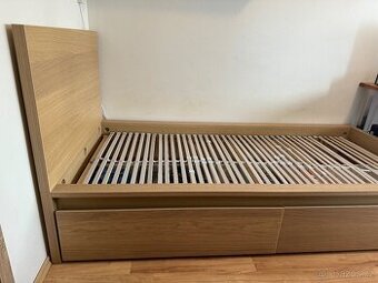 IKEA MALM postel s roštem