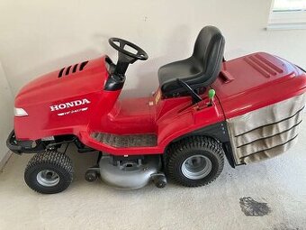 Zahradní traktor Honda HF2417K4 HME