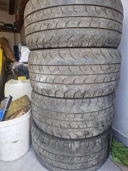 Pneu. 215/50/13 Kumho - semislick - závodní