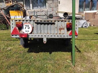 Vlek za auto