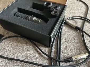 XLR mikrofon AKG P120 + kabel