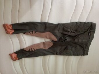Rajtky zn. dainese vel. 38 ( italská 44)