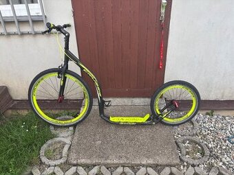 Koloběžka Crussis Urban 4.2 černo-žlutá