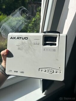 LED dataprojektor AKATUO – USB, LCD, Full HD