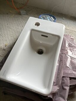 Nepouzite Umyvadlo Laufen Pro S 48x28 cm otvor vpravo