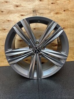 origo.Alu Disky VW Touareg 5x112 8,5Jx19H2 ET28 5x112