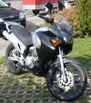 Koupím motorku 125 (ideálně honda varadero apod)