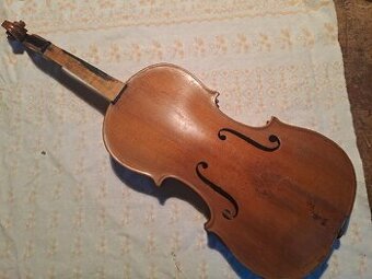 Housle celé, 220 let staré, italské produkce,na opravu