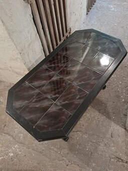 Konferenční stolek s dlažbou