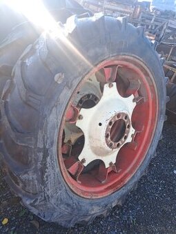 Kultivační kola 12,4-36 zetor uřI