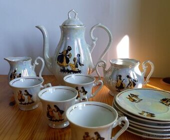 Perleťový porcelánový servis