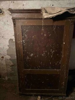 prodám starožitné škříně