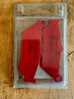 Brembo destičky na moto