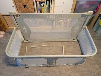 Dětská ohrádka do postele