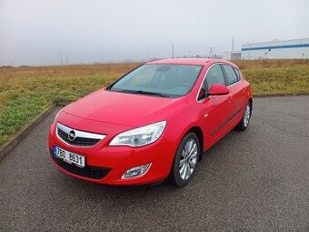 Opel Astra J, 1.4 turbo, TAŽNÉ, 81tis km, VÝBORNÝ STAV